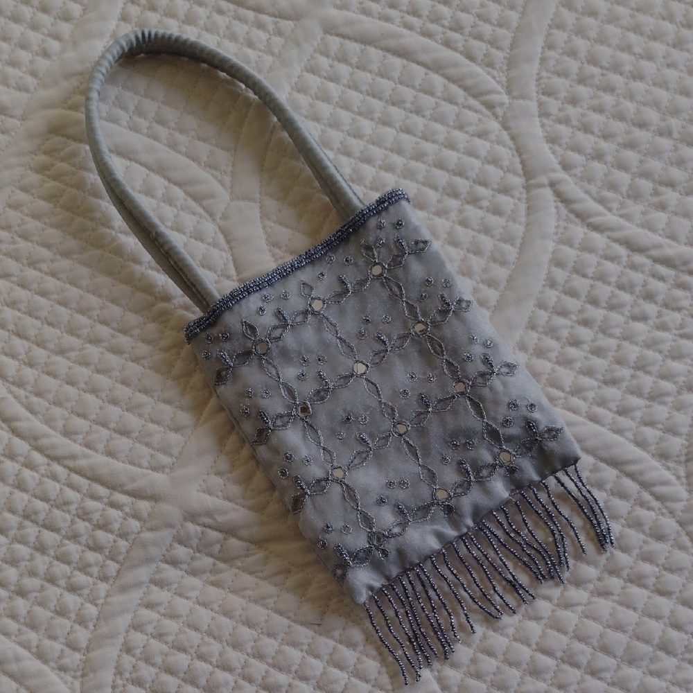 Elegant Silver Beaded Evening Bag